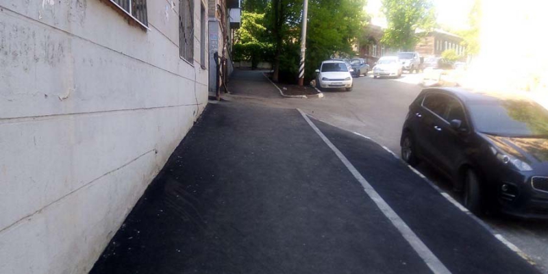 Жители Волжского района пожаловались на благоустройство нового тротуара