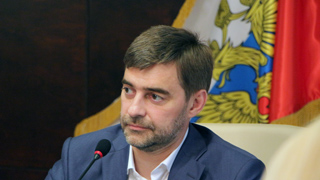Вице-спикер Госдумы анонсировал в Саратове закон о запрете объявлений эскорт-услуг