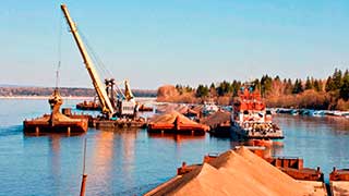 Генпрокуратура: «Балаковский порт» незаконно добывал песок в Волге