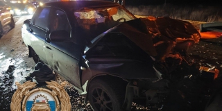 В массовом ДТП под Татищевом пострадали пятеро взрослых и ребенок В массовом ДТП под Татищевом пострадали пятеро взрослых и ребенок