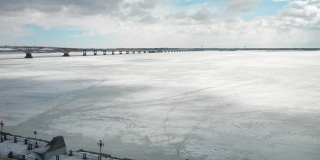 В Саратовской области вводят запрет выхода на лед В Саратовской области вводят запрет выхода на лед
