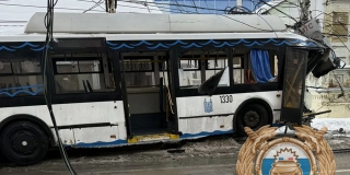 После страшного ДТП с троллейбусом в Энгельсе на лечении остается одна пациентка После страшного ДТП с троллейбусом в Энгельсе на лечении остается одна пациентка