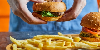 В Саратове глава ресторанов с фаст-фудом ждет суда за сокрытие 59 млн по налогам В Саратове глава ресторанов с фаст-фудом ждет суда за сокрытие 59 млн по налогам