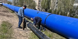 Для ликвидации ЧП на коллекторе в Энгельсе кратно увеличили количество техники Для ликвидации ЧП на коллекторе в Энгельсе кратно увеличили количество техники