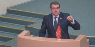 Депутат Александр Анидалов задержан при выходе из здания Саратовской облдумы Депутат Александр Анидалов задержан при выходе из здания Саратовской облдумы