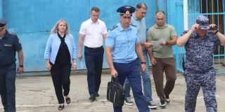 Заключенные ИК-13 высказали около десятка жалоб во время визита омбудсмена Заключенные ИК-13 высказали около десятка жалоб во время визита омбудсмена