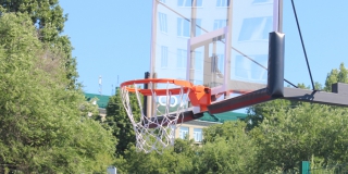 В Ленинском районе появилась новая площадка для занятий спортом на свежем воздухе В Ленинском районе появилась новая площадка для занятий спортом на свежем воздухе