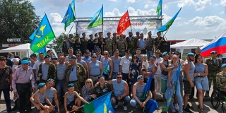 В Саратовской области отметили 96-ю годовщину Воздушно-десантных войск В Саратовской области отметили 96-ю годовщину Воздушно-десантных войск