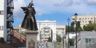 Новый спуск к Волге у Триумфальной арки становится местом притяжения саратовцев Новый спуск к Волге у Триумфальной арки становится местом притяжения саратовцев