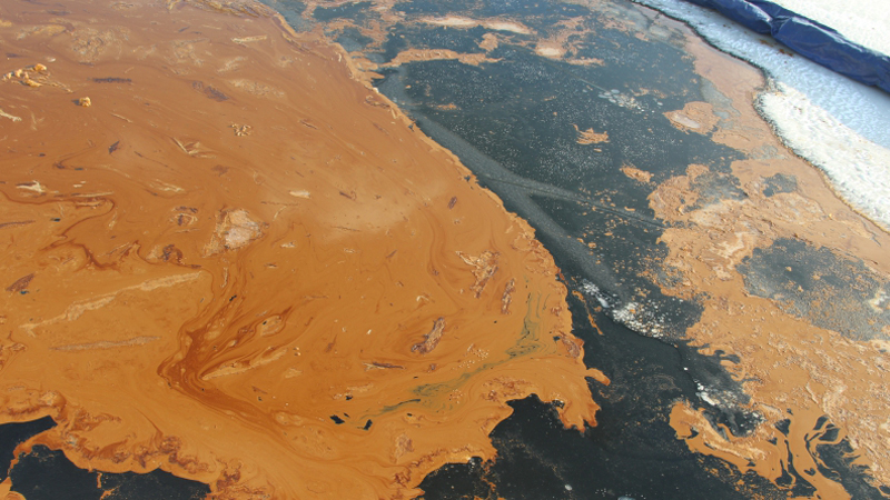«Водосток» так и не нашел места сброса нефтепродуктов в Волгу у Саратова