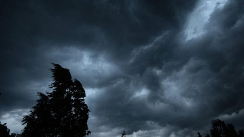 Завтра в Саратове вновь ожидается гроза и сильные порывы ветра