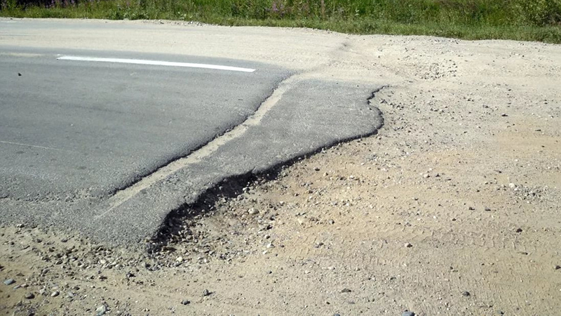 Радаев потребовал убрать «разрывы» при ремонте дорог Саратова