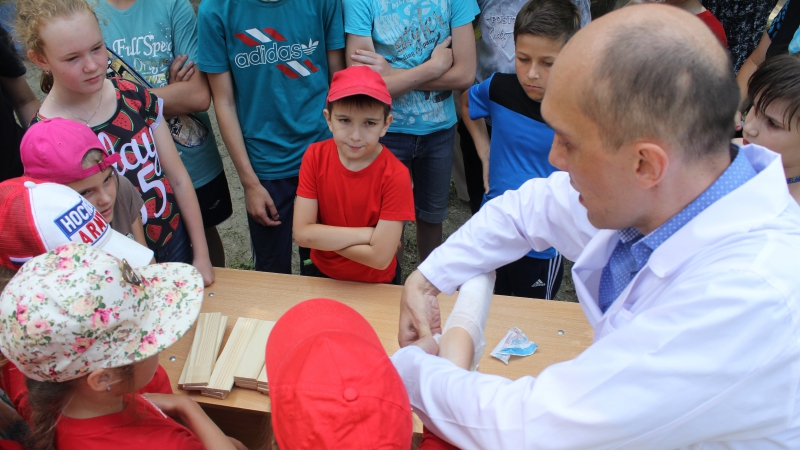 «Здоровое будущее»: Саратовские школьники научились оказывать первую помощь