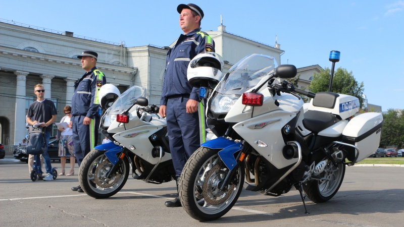 В Саратове начал работу спецполк ДПС на мотоциклах «БМВ»