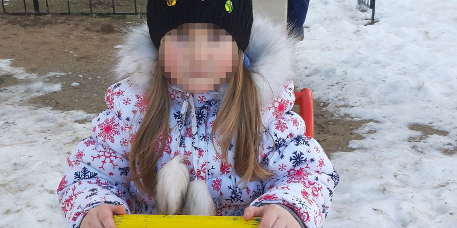 В Солнечном во дворе дома похитили 6-летнюю девочку