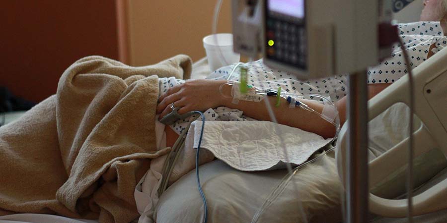 В саратовских стационарах остаются 964 пациента с «ковидной» пневмонией