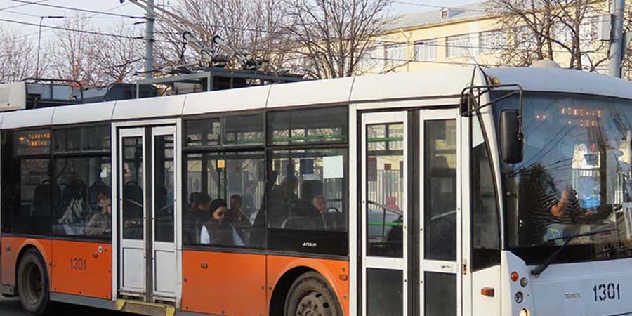 Троллейбусы маршрута №10 встали из-за ДТП