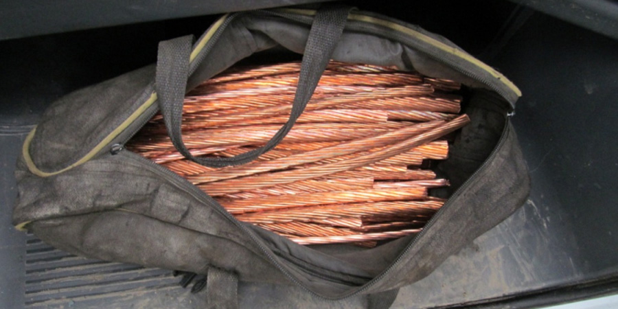 В Череповце саратовский вахтовик пытался вынести с завода 33 кг медного кабеля