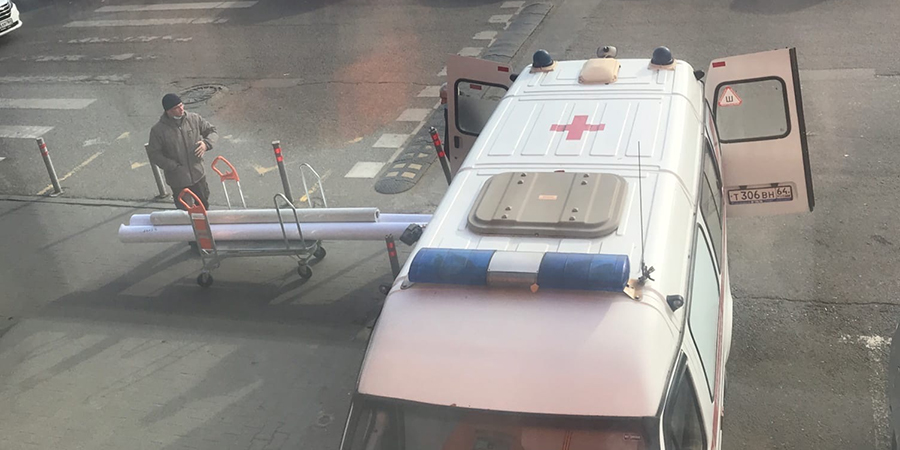 В Саратове во время пандемии медицинскую машину использовали для перевозки грузов