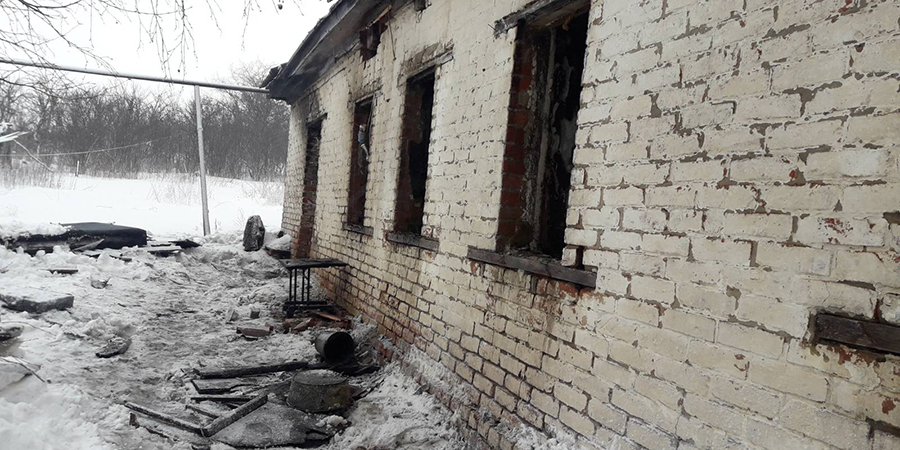 Житель Бобылевки не успел выбраться из дома и сгорел возле двери