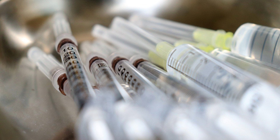 В саратовском минздраве заявили о появлении детской вакцины от коронавируса в каплях