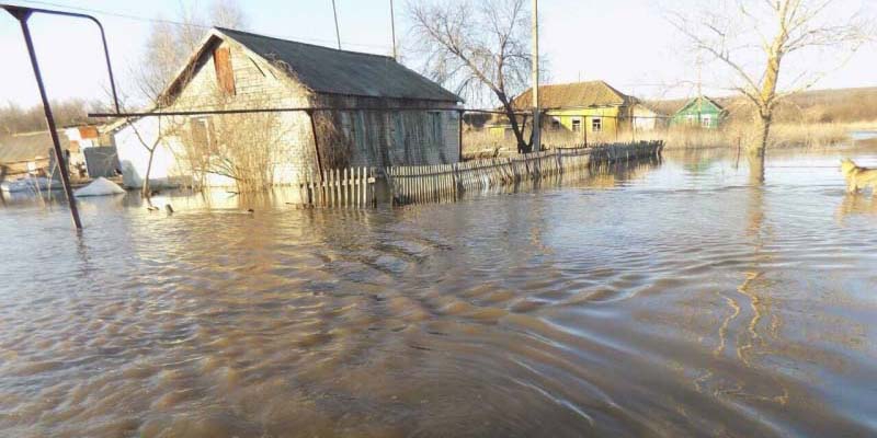 В Базарно-Карабулакском районе из-за паводка подтопило 7 домов и надворных построек 