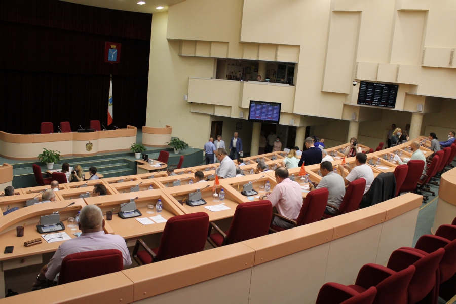 На заседание областной думы вынесен законопроект о наказании депутатов за сокрытие доходов