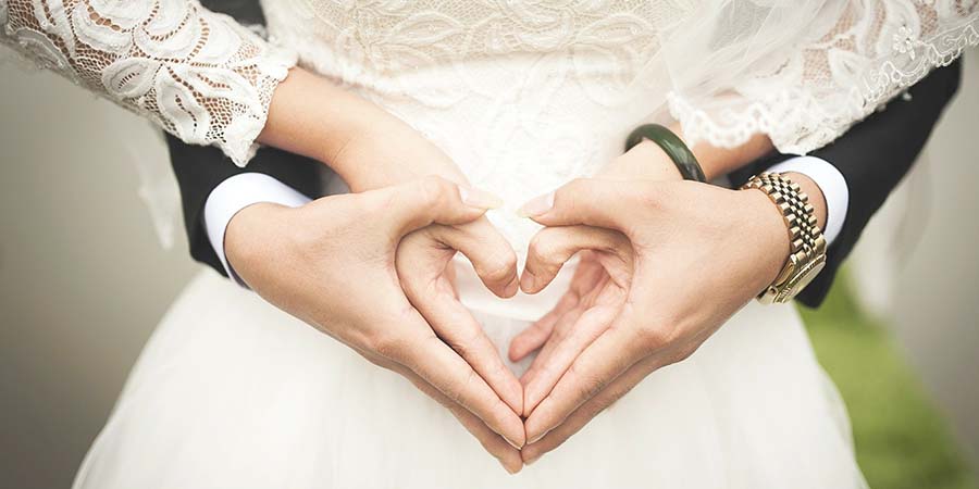 В Саратовской области вступили в брак более тысячи граждан старше 55 лет