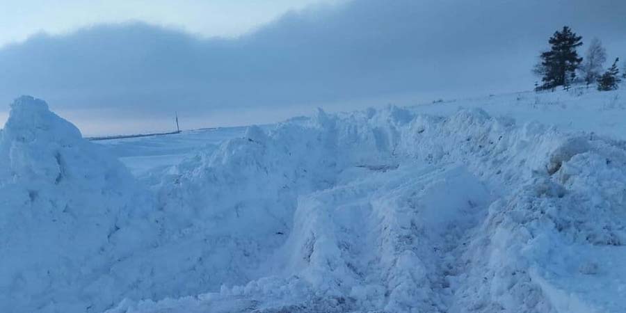 Жители саратовской деревни Харевка вторую неделю сидят в снежном плену