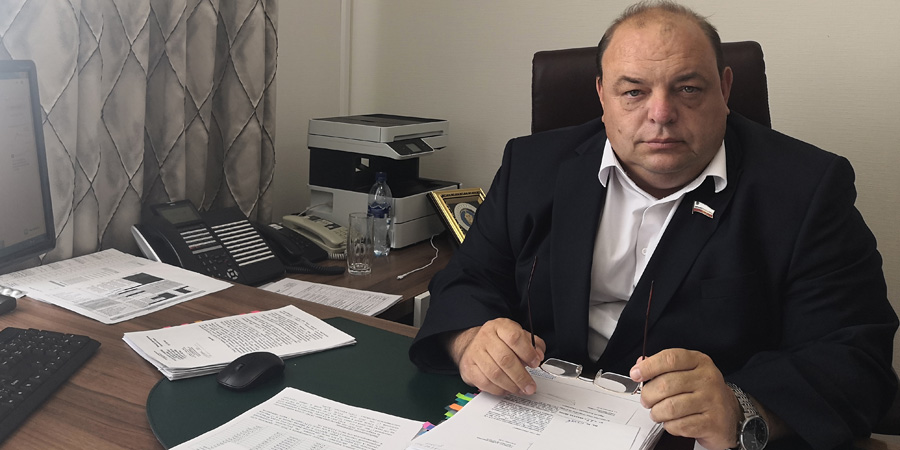 Министр Костин призвал главврачей больниц и поликлиник сокращать бухгалтеров и кадровиков
