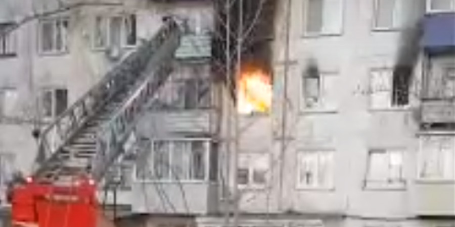 В Балакове из-за пожара в соседней квартире чуть не задохнулась пенсионерка