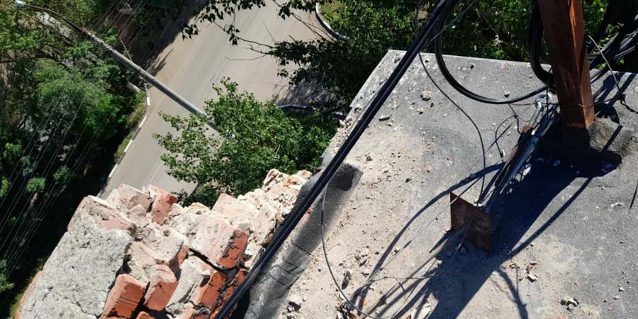 Фасад дома в Энгельсе частично обрушился из-за похитителей провода