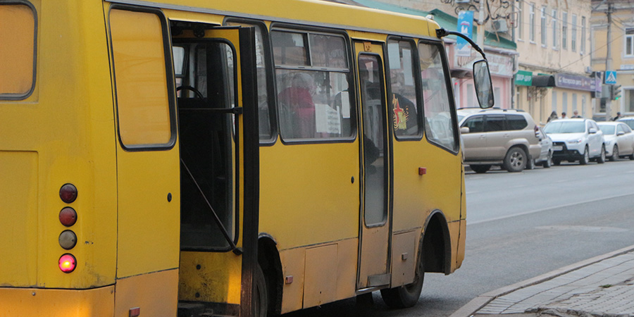 В Дергачах и Самойловке чиновники смогли удержать уходивших с маршрутов перевозчиков