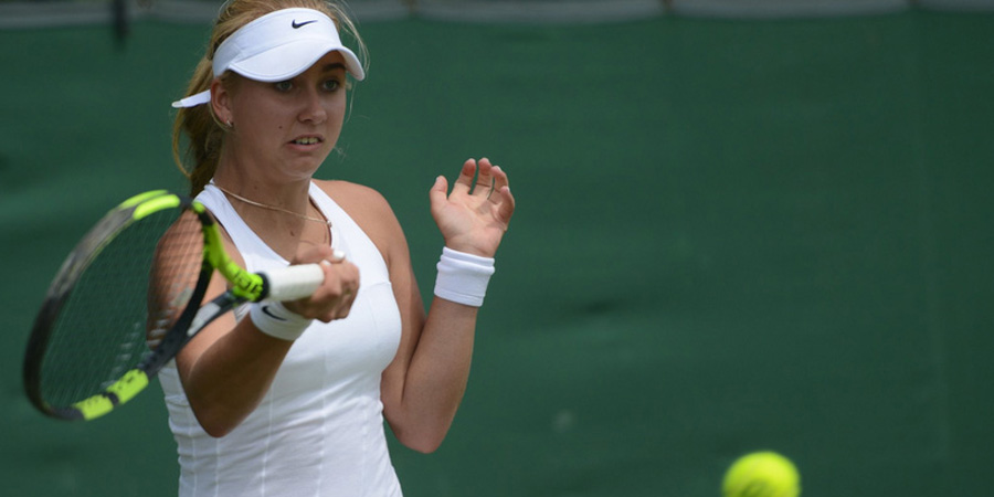 Саратовская теннисистка победила во Франции и вышла в четвертьфинал
