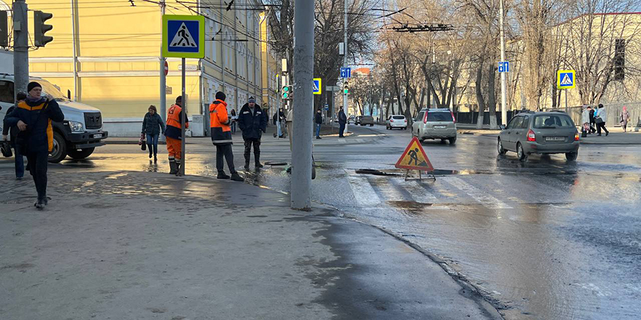 На пересечении Московской и Университетской затоплен пешеходный переход