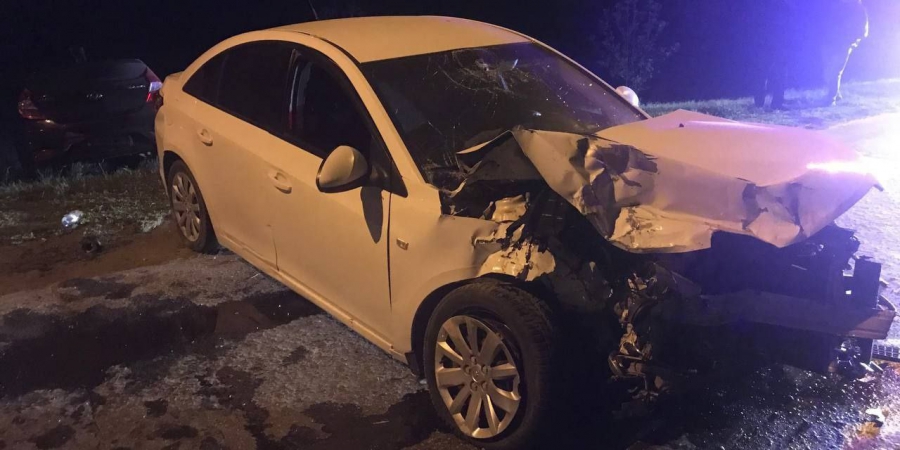 В Энгельсе водитель «Хендэ» пострадал в столкновении с «Шевроле»