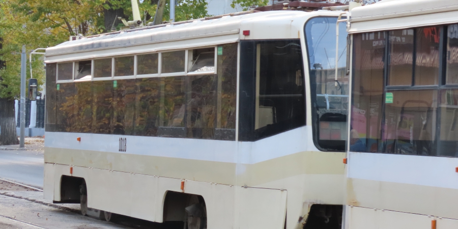 На Астраханской остановили трамваи из-за плохого самочувствия пассажирки