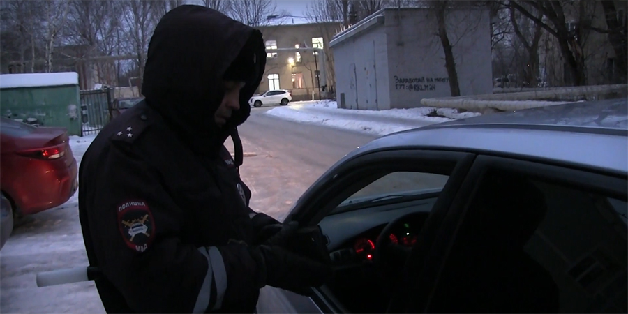 На Орджоникидзе наказали 12 водителей за проезд через двойную сплошную