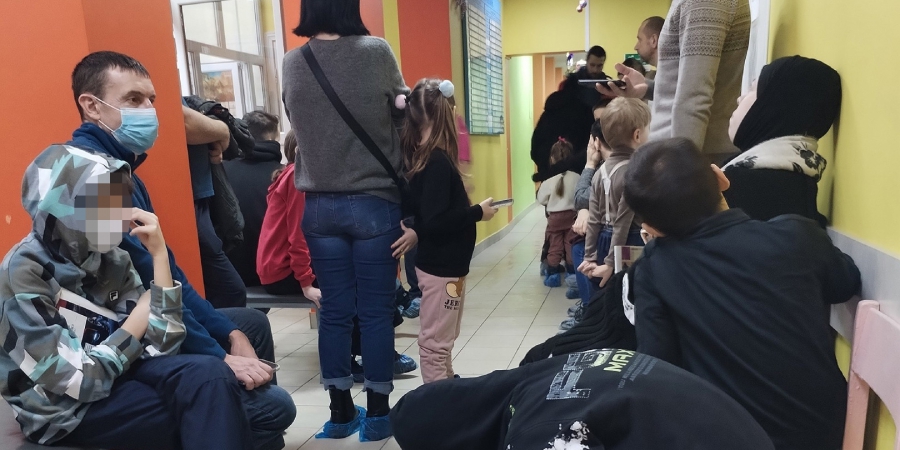 В поликлинике на Барнаульской жалуются на очереди из 30 человек к одному врачу