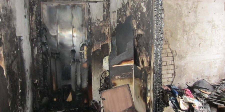 В Энгельсе квартира загорелась из-за дырявой крыши. Возбуждено уголовное дело