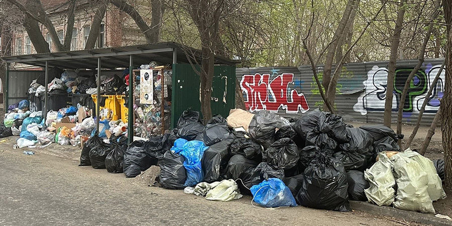 Прокуратура открыла горячую линию для жалоб саратовцев на плохую уборку мусора