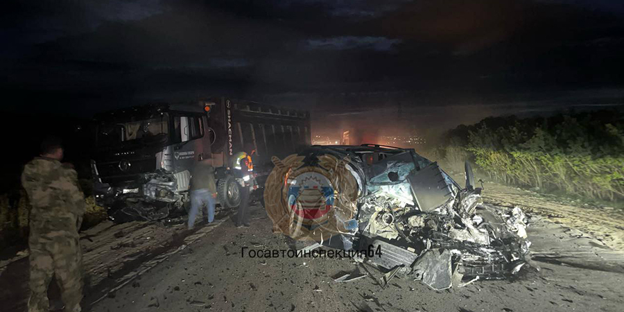 Под Саратовом в ДТП с грузовиком погиб водитель «БМВ»
