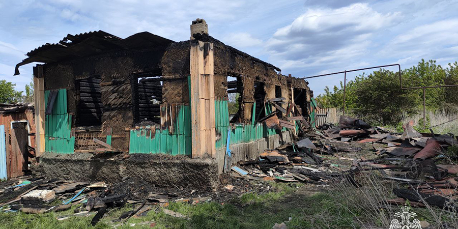 В Романовском районе на пожаре погиб неосторожный курильщик