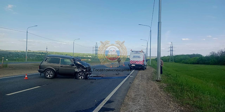 В Саратове водитель «Нивы» пострадал в ДТП с машиной дорожной лаборатории