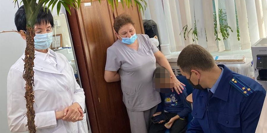 В Саратове сотрудников больницы проверяют на халатность после избиения мальчика