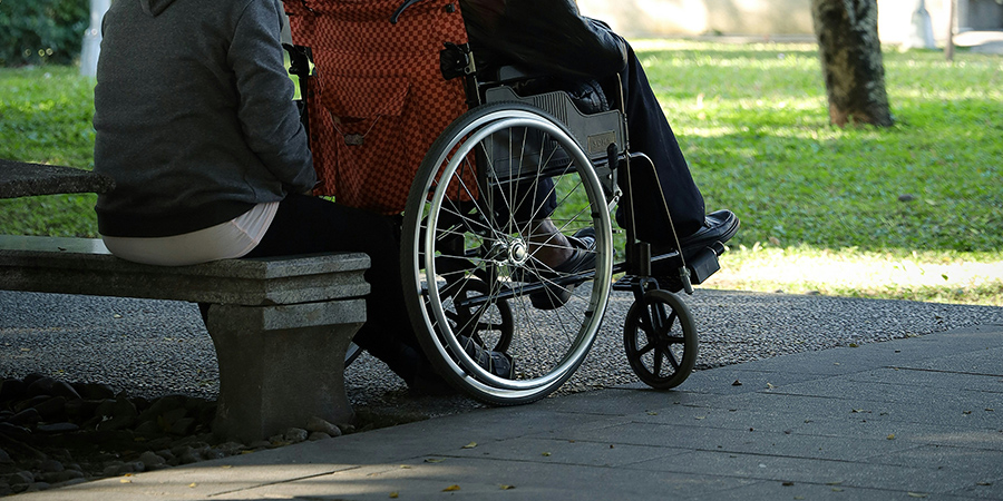В Саратове расследуют уголовное дело о выдаче инвалиду сломанной коляски