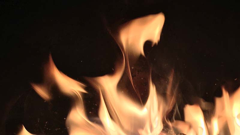 В Вольском районе 4 несовершеннолетних пострадали при возгорании в бане