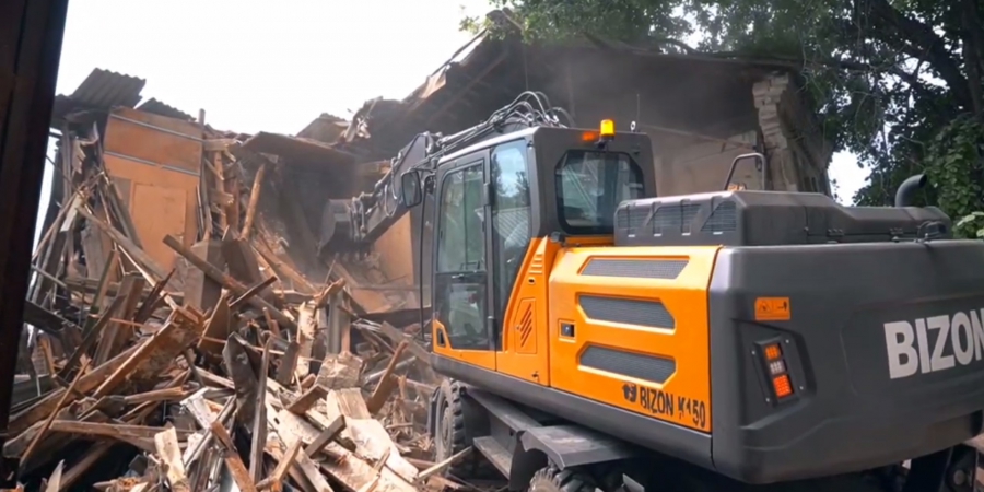 В Саратове снесли 16 аварийных домов из запланированных 150-ти