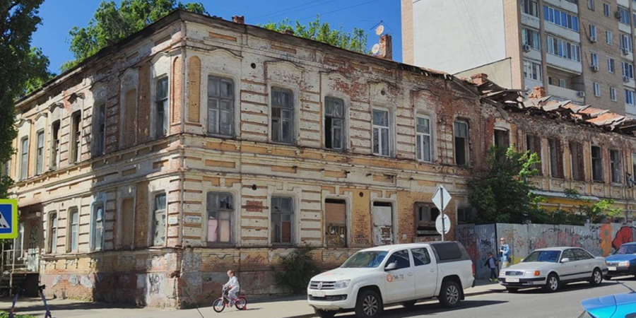 В Саратове пустующие дома-памятники разрушаются и не передаются инвесторам