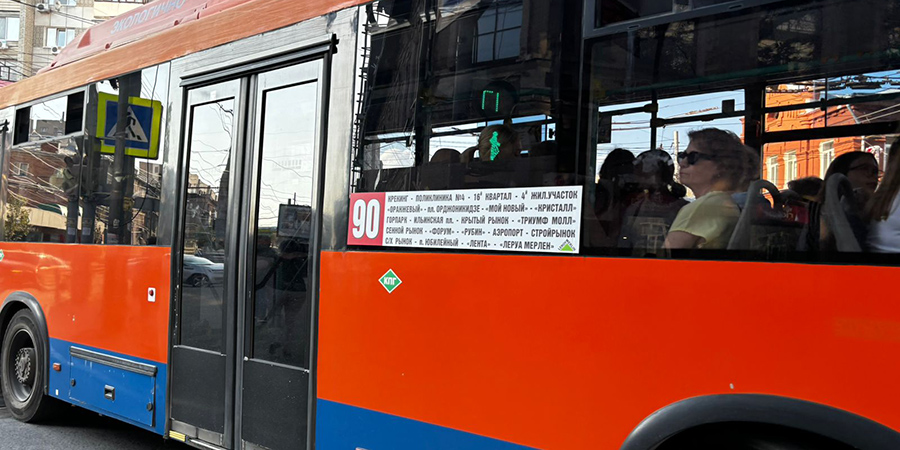 Проверяющие сняли с маршрута грязные автобусы №90 и отправили на мойку